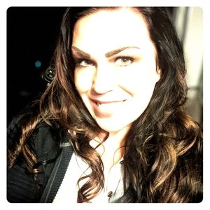 Meet your Posher, Crystal